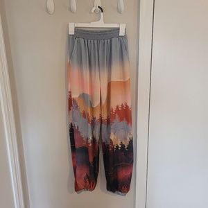 NWOT Mountain/tree Landscape Sweatpants